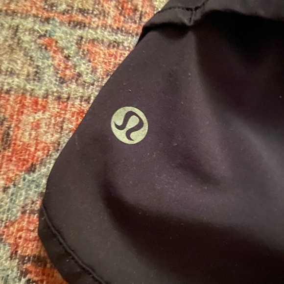 Lululemon speed up shorts 2.5 - Picture 3 of 3